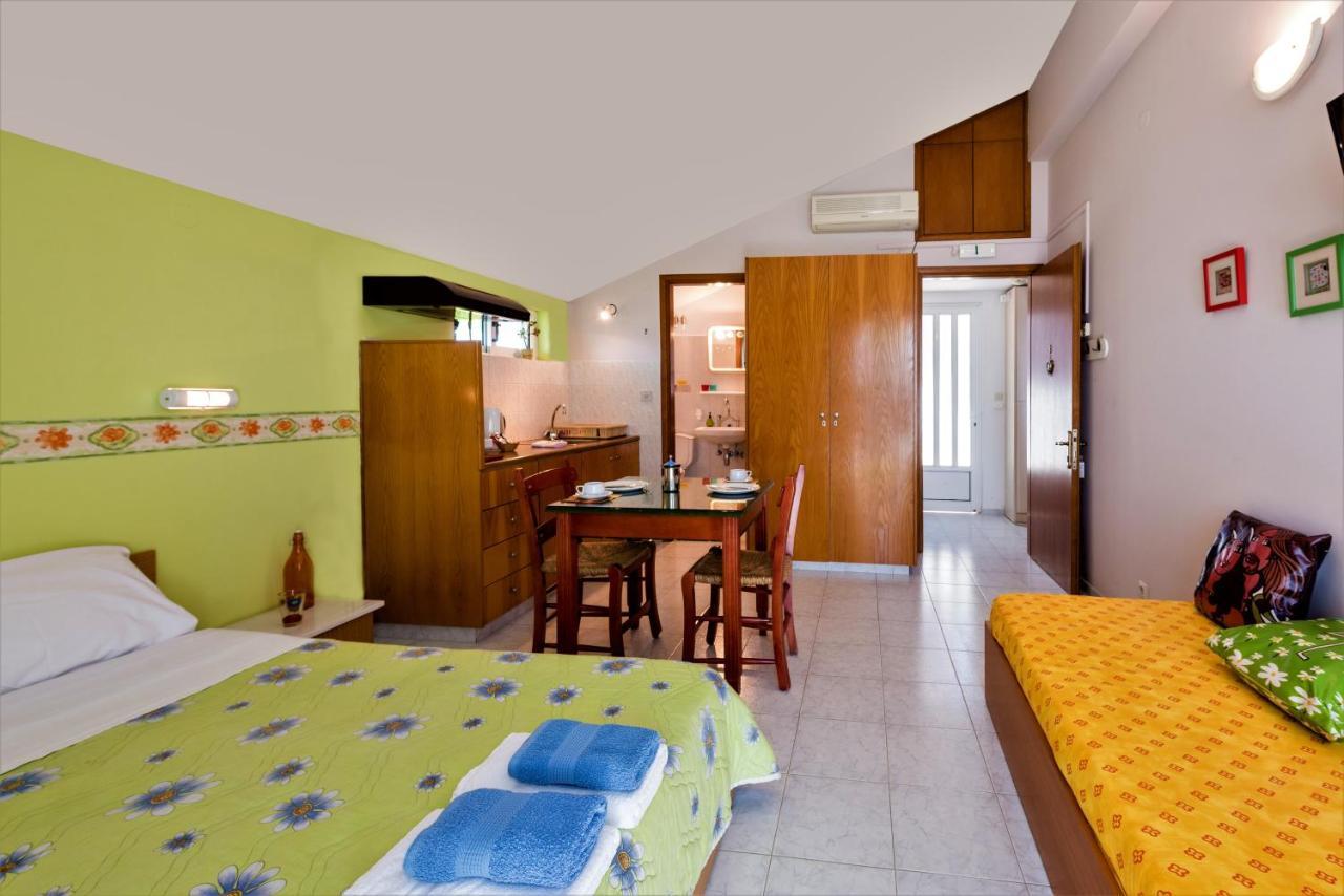 Khelmáta Aeolos Studios Kefalonia מראה חיצוני תמונה